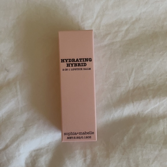 SOPHIA + MABELLE
Hydrating Hybrid
Topless - Picture 3 of 3